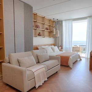 Whitelace Resort